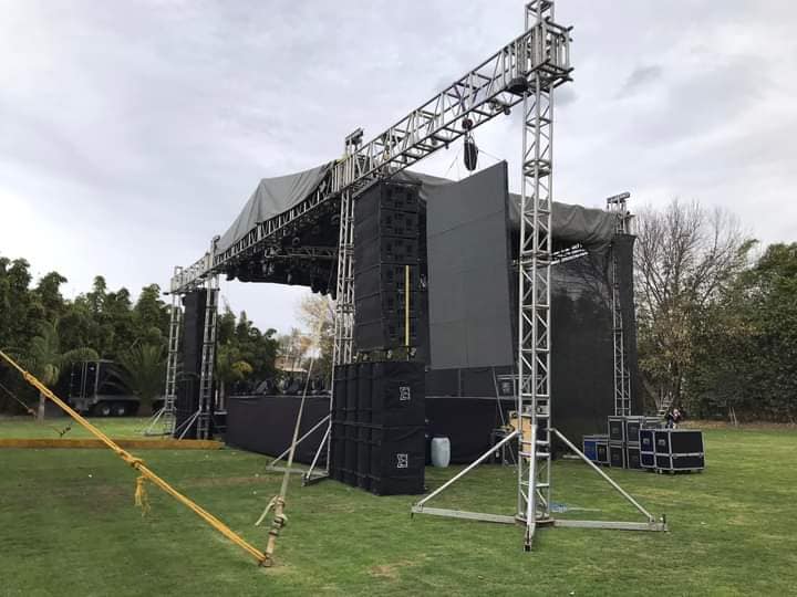 concert led truss stage