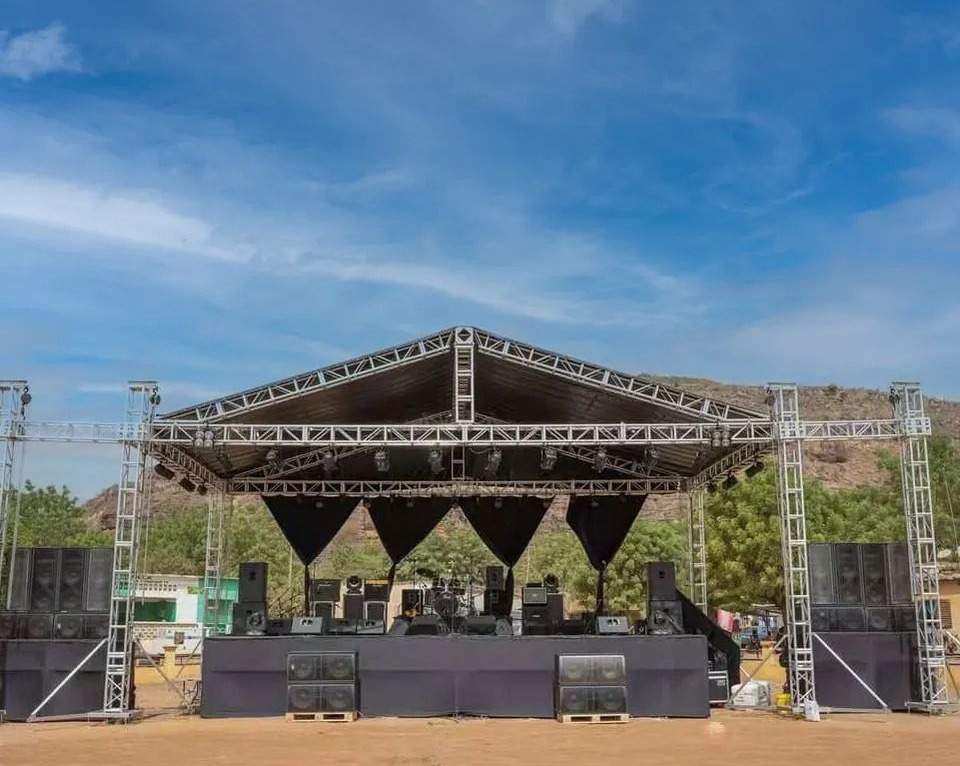 Concert roof stage truss 