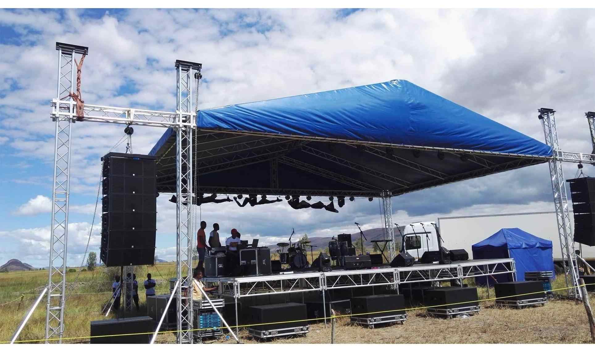 spigot stage truss roof system for lighting event